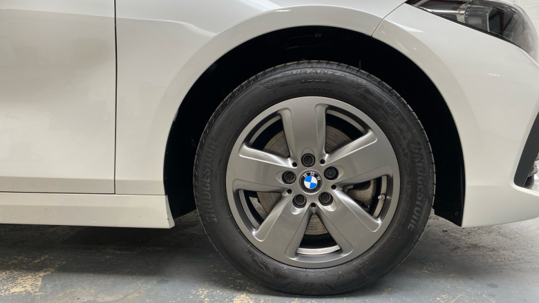 BMW 1 Series 116d SE 5dr [Live Cockpit Professional] Diesel Hatchback